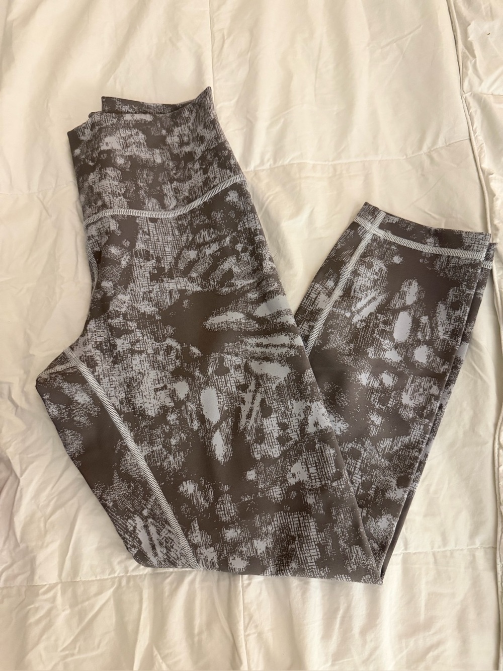 Lululemon Abstract Print High-Waist Leggings in Charcoal and Light Gray